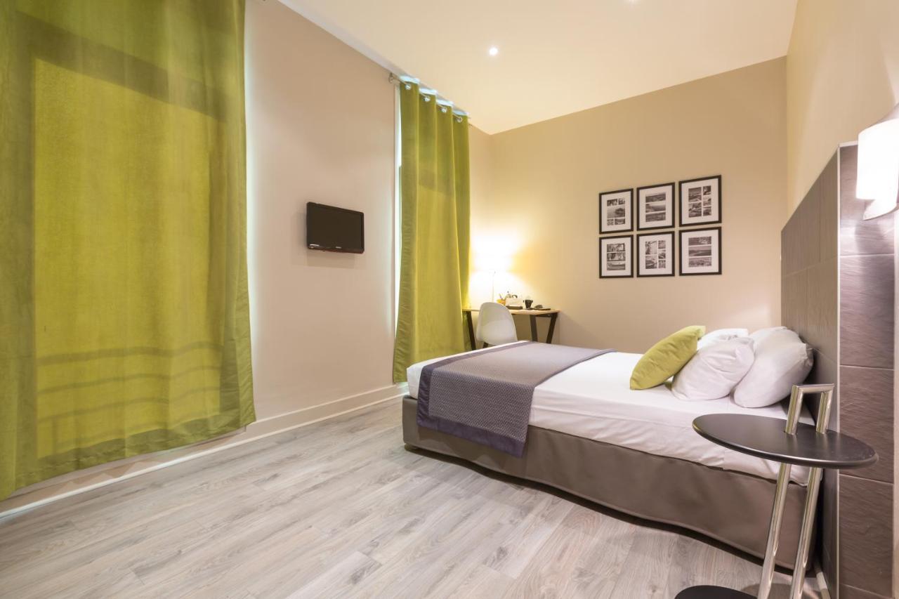 Hotel Amiraute تولون الغرفة الصورة